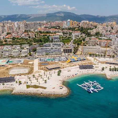 Trstenik Beach Apartment * Split