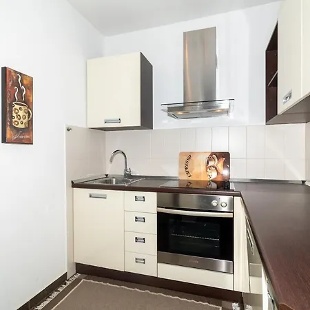 Trstenik Apartment, Cute Place With Sea View Apartamento