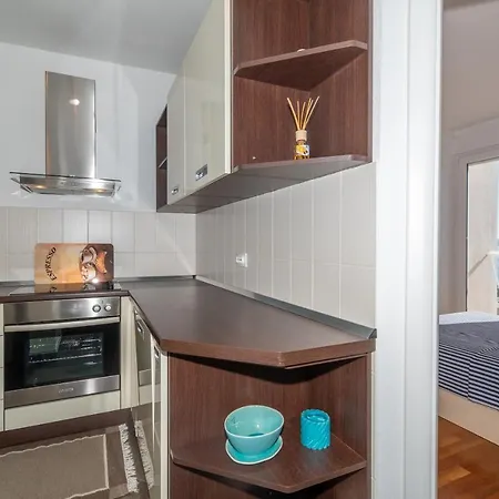 Trstenik Apartment, Cute Place With Sea View Apartamento Split